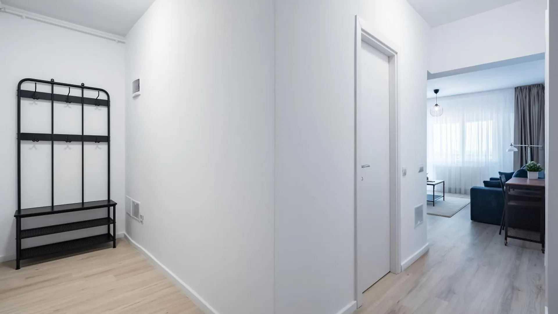 アパート Home Chez Nous - With Parking 1108 ブカレスト ルーマニア