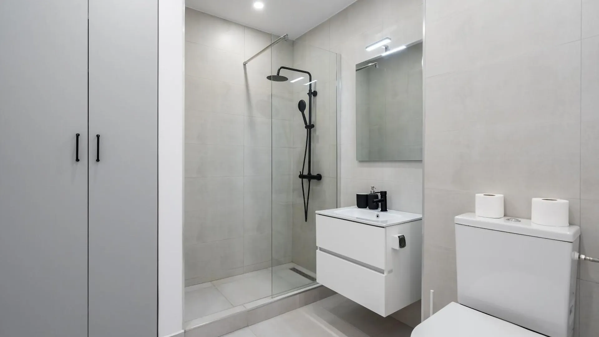 Apartment Home Chez Nous - With Parking 1108 Bucharest
